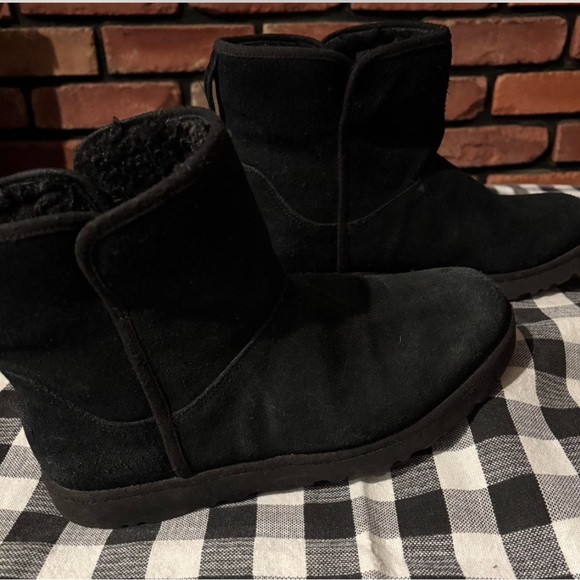 Women's UGG Black Suede Boots - Picture 3 of 6
